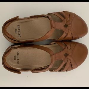 NWOT Earth Origin size 8.5